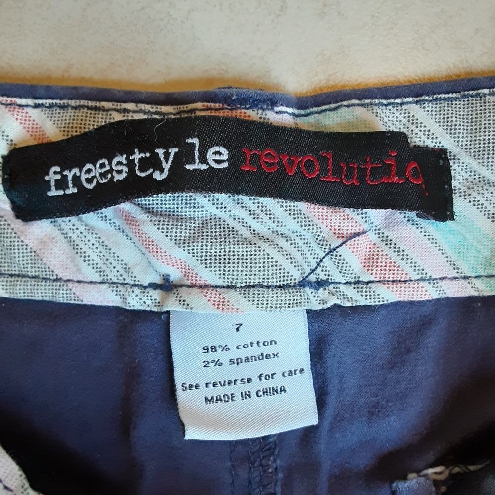Navy shorts - Picture 2 of 4